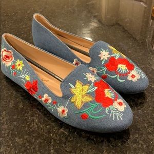 Embroidered flower denim flats